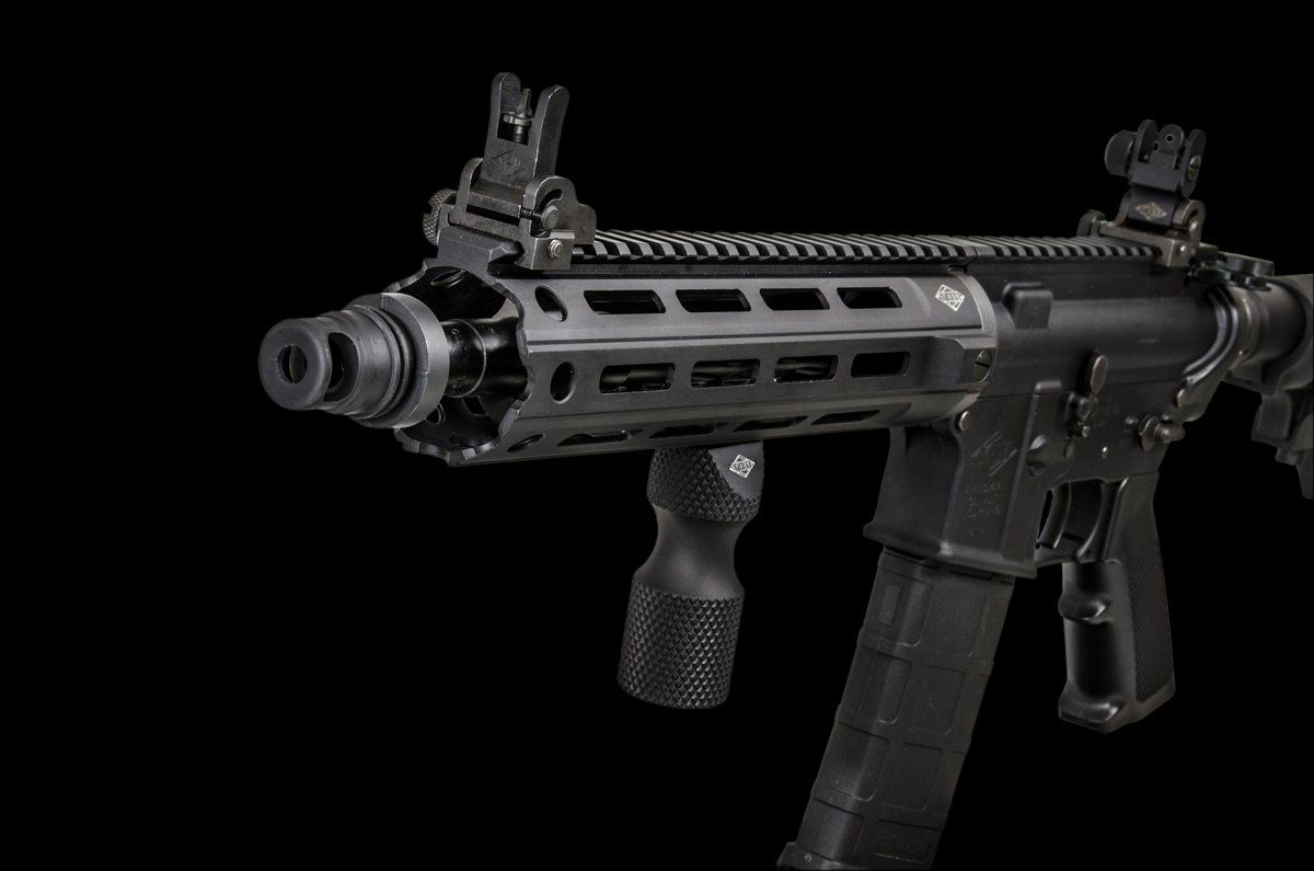 yhmachineco's tweet photo. The new Mini Phantom Q.D. Muzzle Brake looks right at home on a #SBR.
Order yours today:
https://t.co/GVF7R5PRGj
#yankeehillmachine #yankeehillsuppressor #shortbarrelrifle #suppressormount #silencer #soundmoderator #hearingprotection #muzzledevice #2ndamendment #2a https://t.co/IfIUgPjQxK