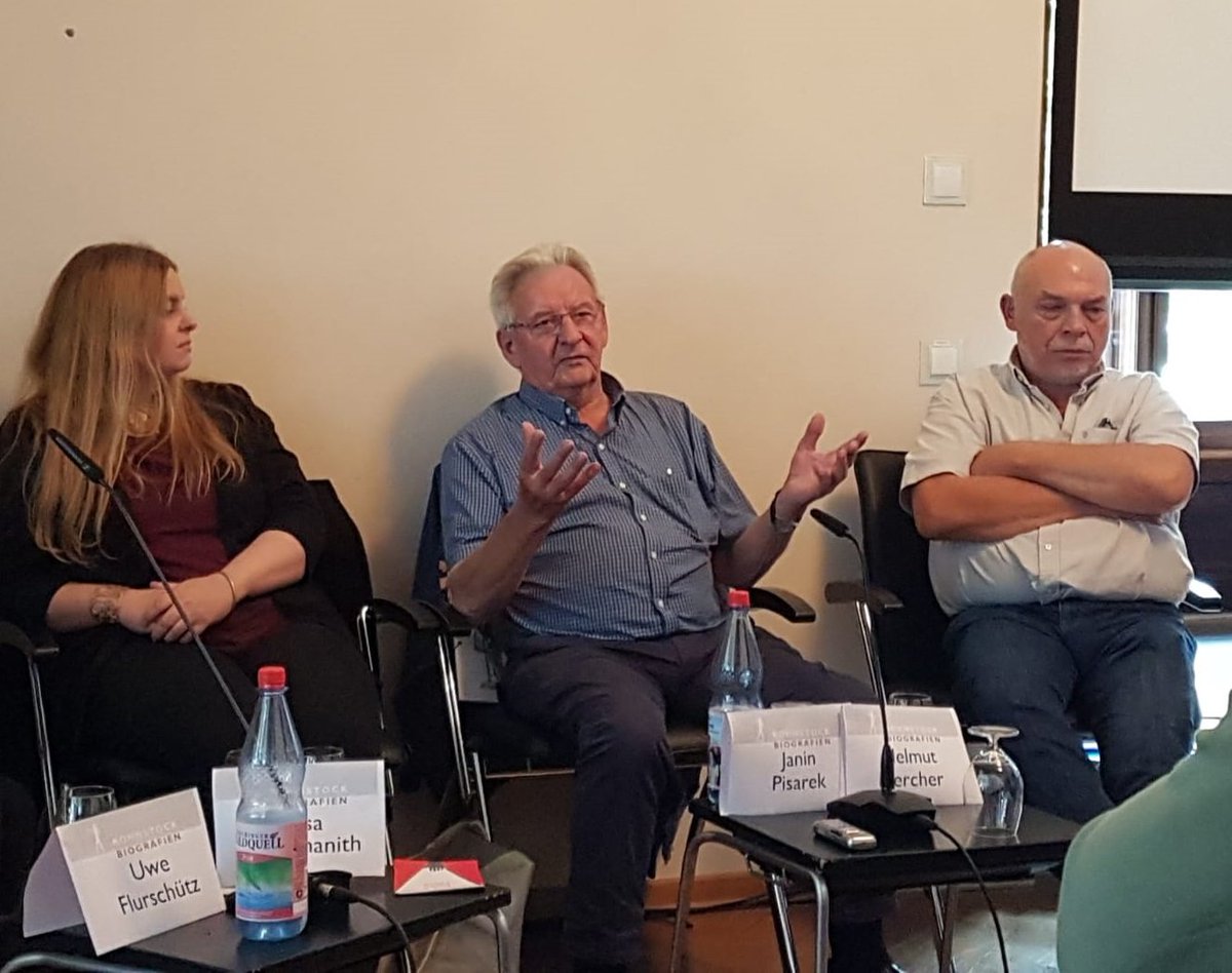 RohnstockBio's tweet photo. Lohnt es sich zu streiten? Oder geht es viel mehr darum, diverse Erfahrungen offenzulegen, um Brücken zu bauen? Katrin #Rohnstock stellte heute auf der @KonferenzGT die Antwort vor: unser Veranstaltungsformat #Erzählsalon.
#Zukunft #VillaRosenthal #Jena @jenakultur @UniJena https://t.co/X1ua2GvW3D