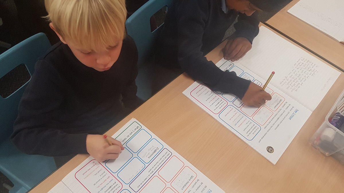 grainger_miss's tweet photo. Brilliant critique in year 3. We love helping each other. https://t.co/sgXQO8Rs6W