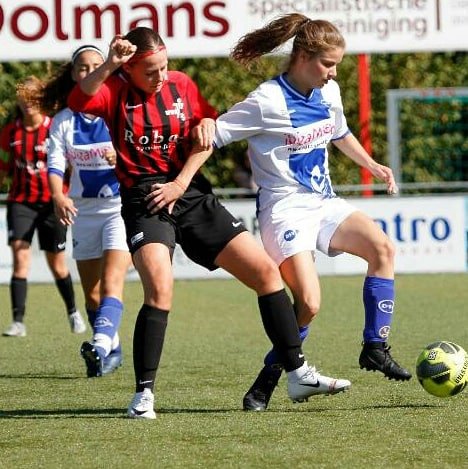 Anita3871's tweet photo. #dsvp mo17-1 eerste wedstrijd in de competitie , vierde divisie tegen VVIJ mo17-1. Gewonnen met 2-5. Mooie actiefoto gemaakt van Lisa. https://t.co/jQnHbUdgeu