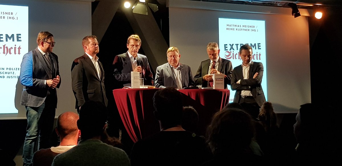 RivkaBlue's tweet photo. Abschließende Podiumsdiskussion zur Buchvorstellung #ExtremeSicherheit u.a. mit @KonstantinNotz @UliGroetsch #AndreHahn #BenjaminStrasser u.v.a. - Ein wichtiges Buch zur richtigen Zeit. Klare Leseempfehlung! @herder_verlag #Rechtsterrorismus #Rechtsextremismus #noafd https://t.co/odzvs5cy9q