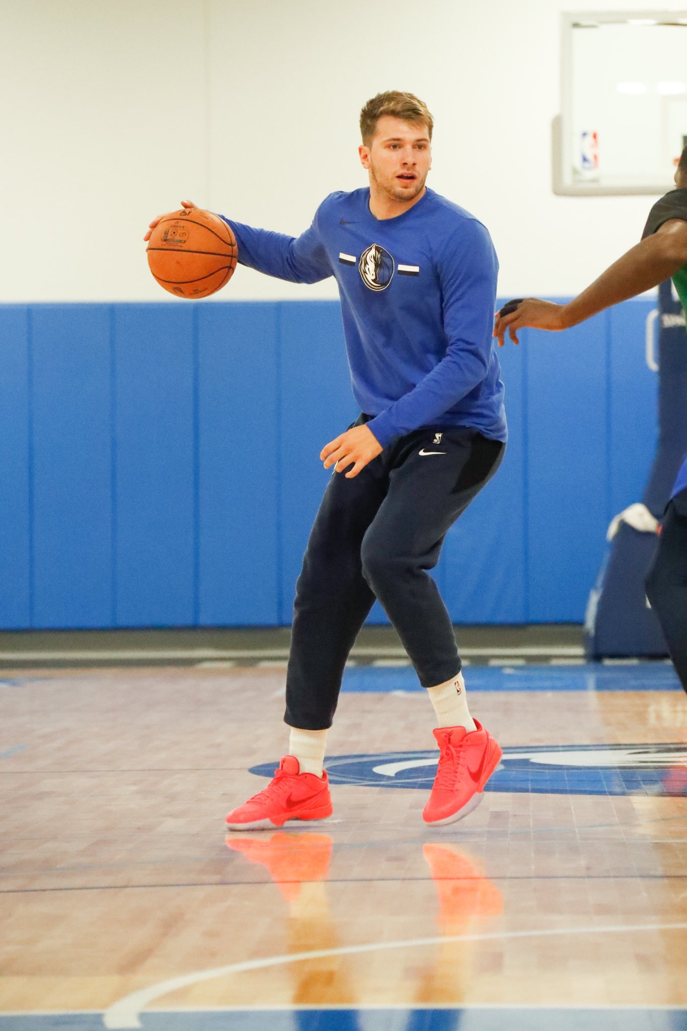 [Image: EFVWdTCW4AEoDSF?format=jpg&name=large]