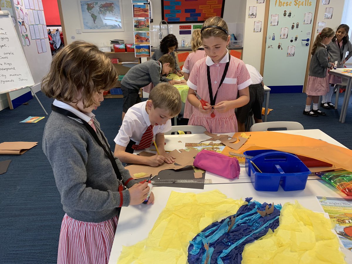 Year 3 had to work together today to make our River Nile display #BGSyear3 #BGScollaboration #BGSart #BGShumanities