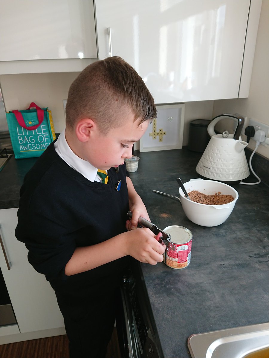 caskill3's tweet photo. @BainsfordPS  @mhairianne  Ciaran P7 - Wider Learning.  Ciaran was inspired to make chocolate truffles after his visit to Falkirk High last week.  #SuccessfulLearner #BPSHomeLearning https://t.co/BwmGeCEh8t
