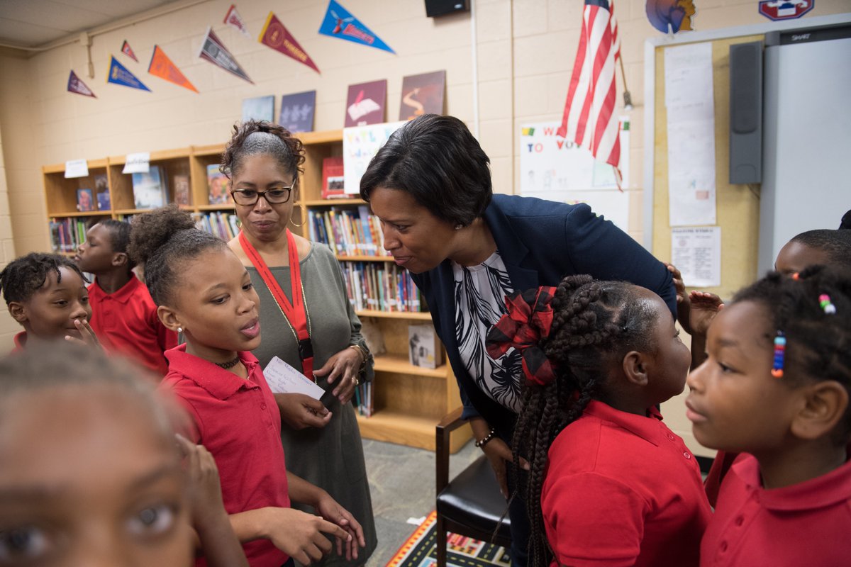 MayorBowser's tweet photo. Today, I joined the third-grade class at @MLKingES to discuss how DC Government operates and our fight for #DCStatehood. Thank you for your amazing questions and for sharing what statehood means to you. 
#EveryDayCounts https://t.co/8kDmacRaph