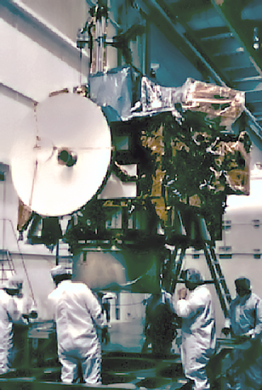 ExplorersClub's tweet photo. On this day in 1992, NASA launched the robotic spacecraft, #MarsObserver to study Martian surface, atmosphere, climate and magnetic field. The probe failed 11 months later while preparing for orbital insertion.  #Mars https://t.co/wL0ZurtCrB