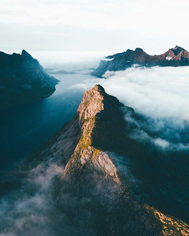 mthr_world's tweet photo. Lofoten

by: @intohimoni https://t.co/aIJleL3yXw https://t.co/OHntxgwaLG