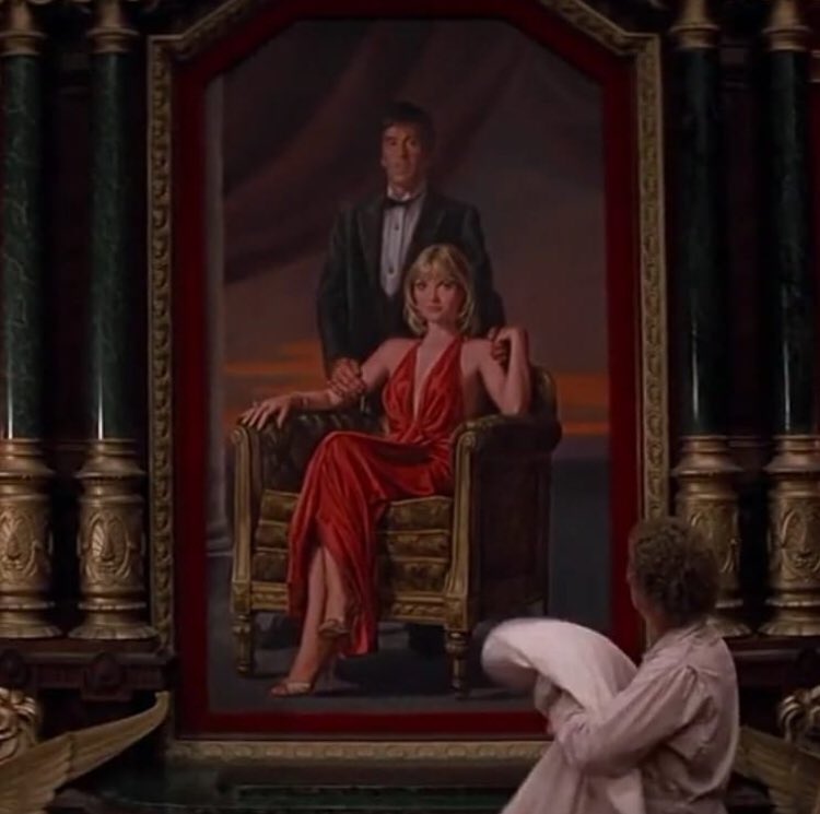 Birisi tarafından delice sevilmek size güç verir birisini sevmek ise cesaret.