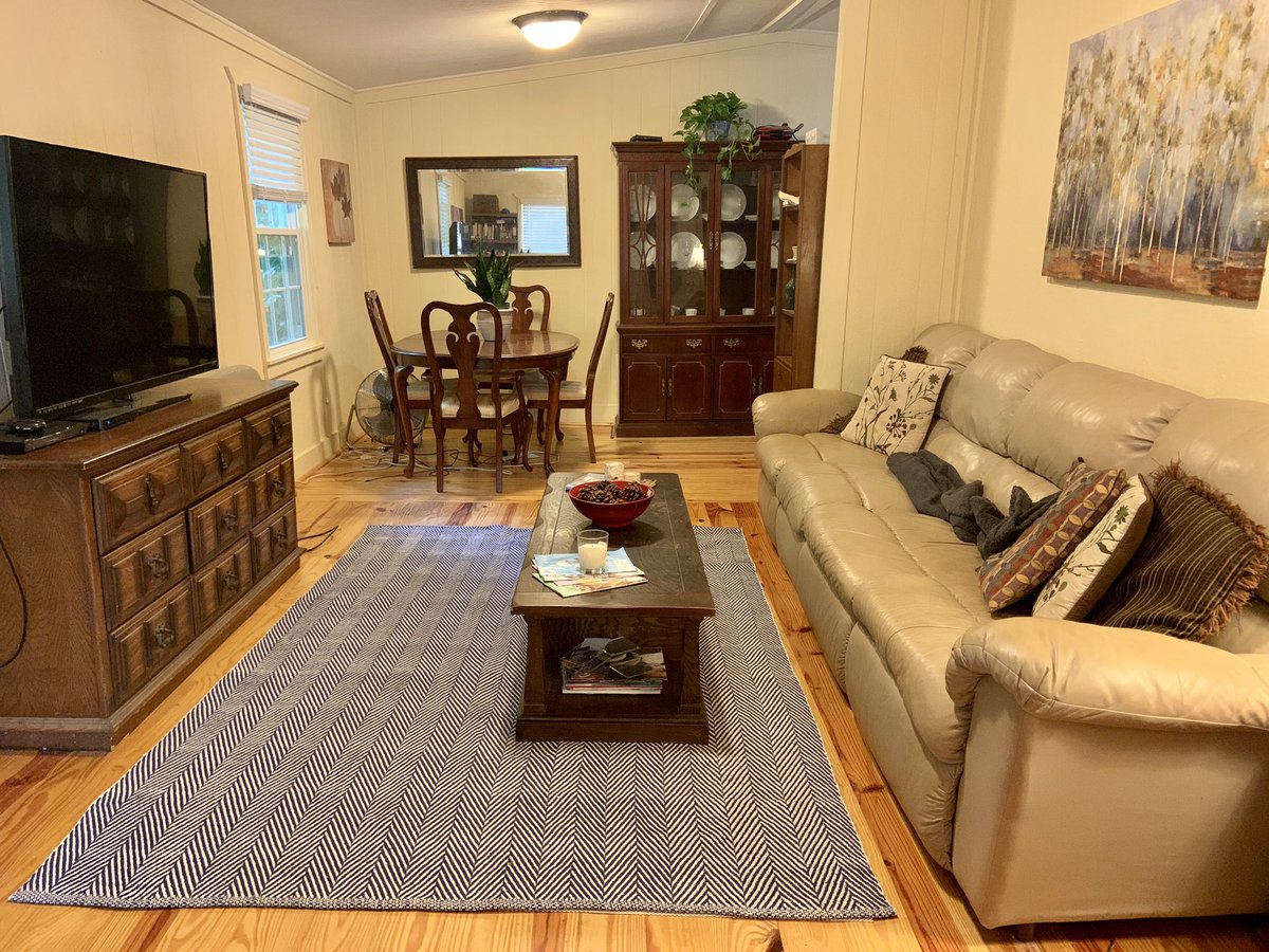 My new rug from <a href="/rugsusa/">Rugs USA</a> came in today 😍 I’m obsessed!