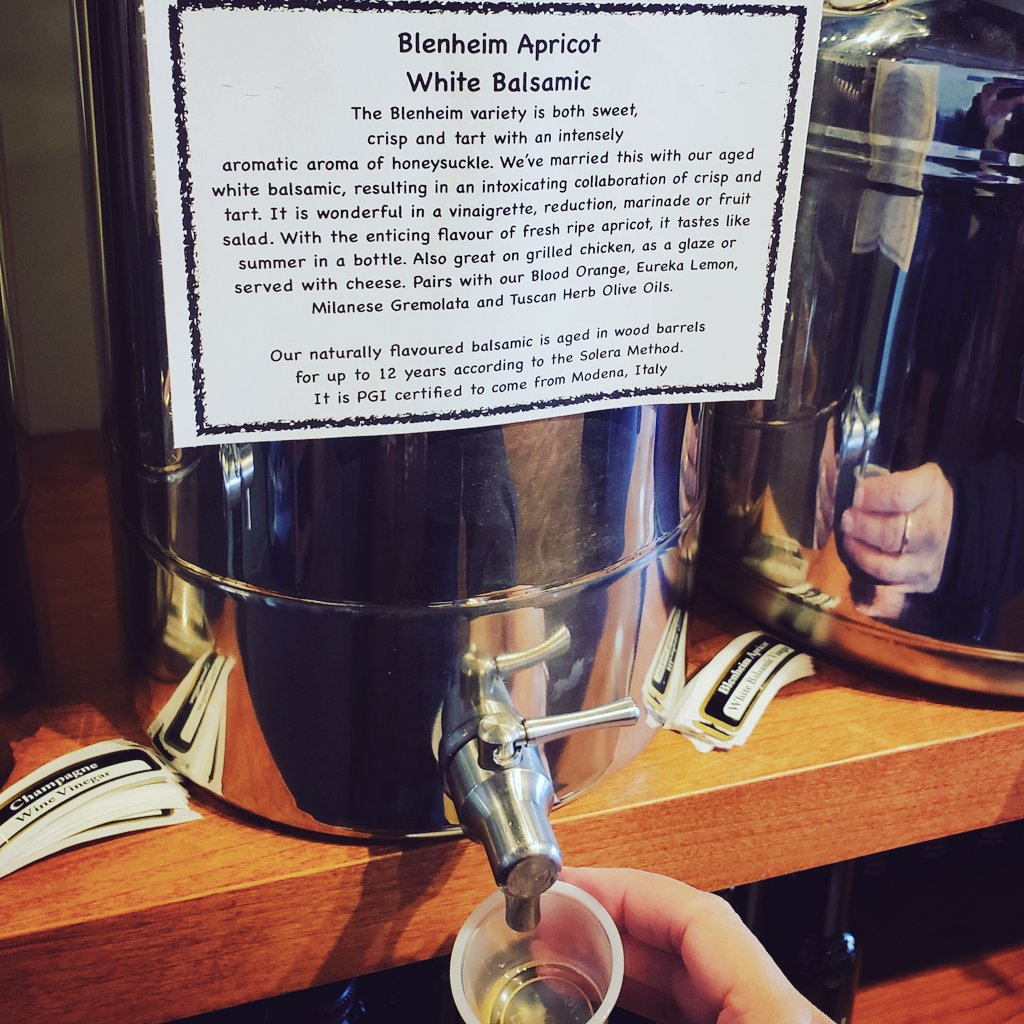 Di Oliva Tasting Bar tweet media