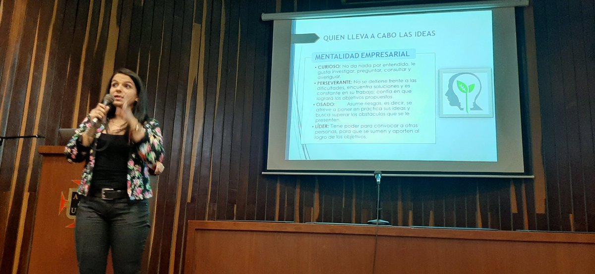 agroindupb's tweet photo. Nuestra egresada Victoria Cano Diaz en la instalación del XIV Día Técnico Agroindustrial con su ponencia de ¿Cómo ser un emprendedor en el agro? https://t.co/UWRlqmS0Jj