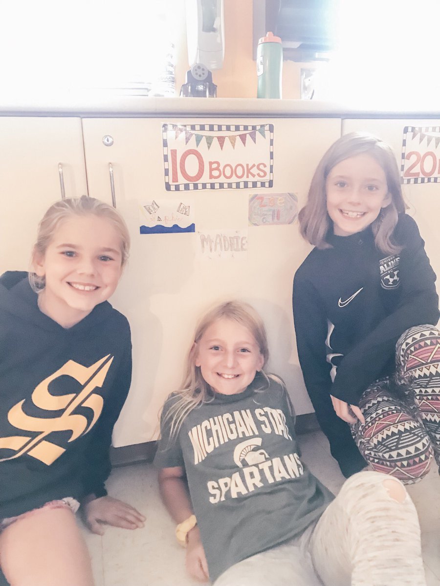 hensonhornets's tweet photo. All of these readers came up to me today to let me know they have finished 10 books in their 40 book challenge!! #motivatedandselfdirected #sascompass #heritagelearn
@gallbusybees @MrFosterSMS https://t.co/GiUUQooVPv