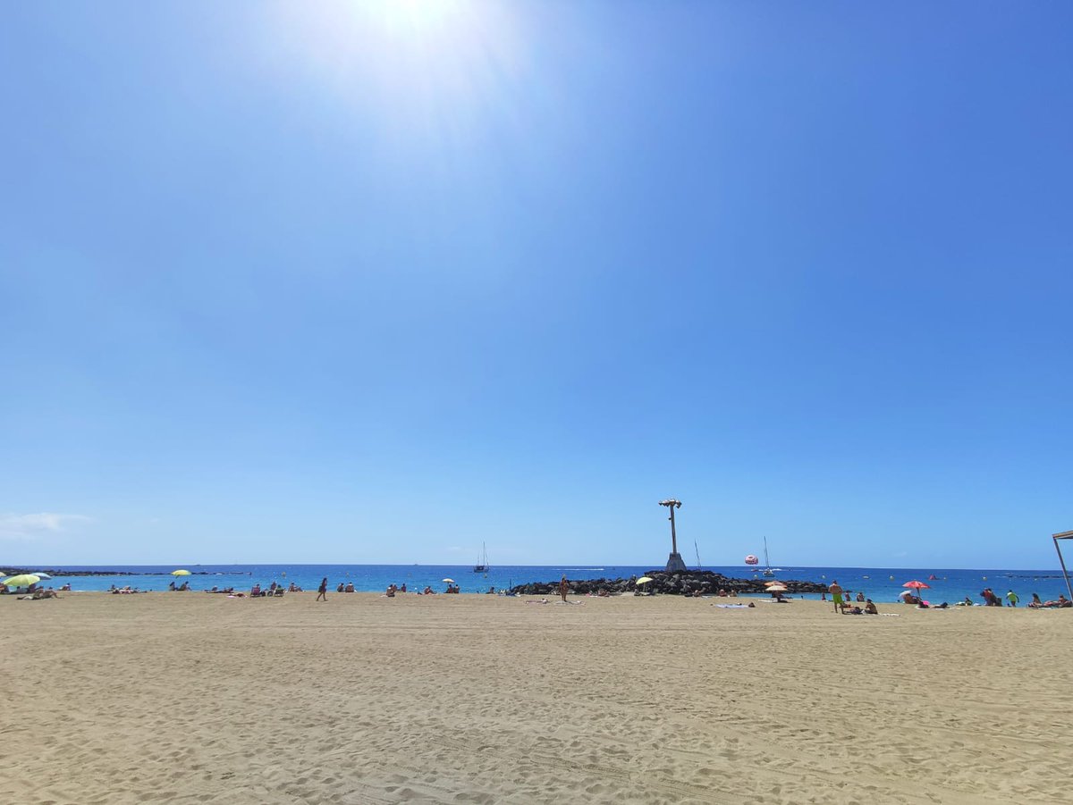 VisitTenerifeES's tweet photo. Así recibimos esta semana al #otoño en #Tenerife.
Un otoño de color azul. 🏖️
#VisitTenerife https://t.co/RyUgVBXwnR