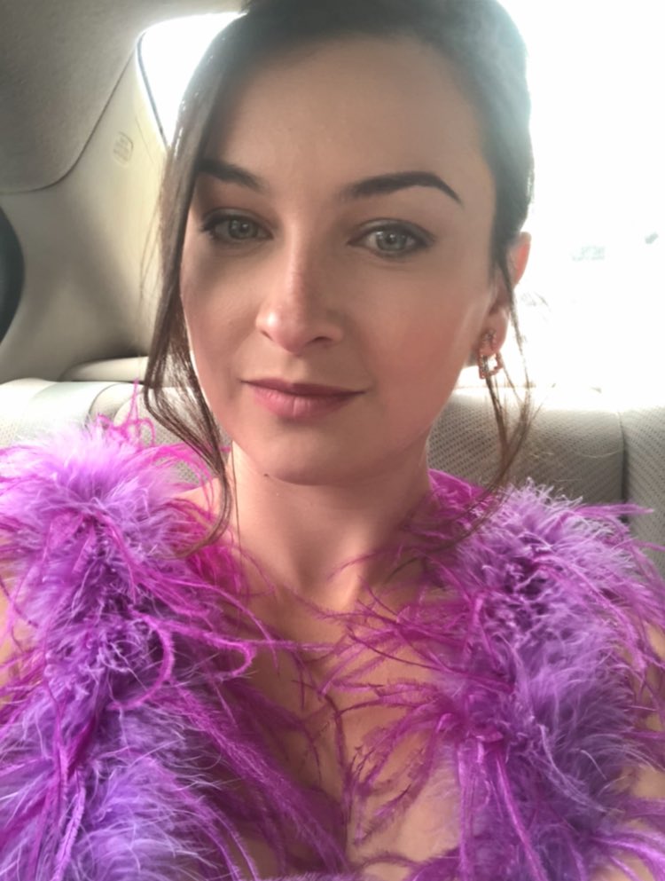 annpirvu's tweet photo. β’The Color Purple β’
πππ»ππ»
https://t.co/sIoUfrbXi0
A few #WardrobeWednesday thoughts π featuring @Mondselle @Sodaliscious #LorealTiff #Reign https://t.co/Oz8lUnoWMo
