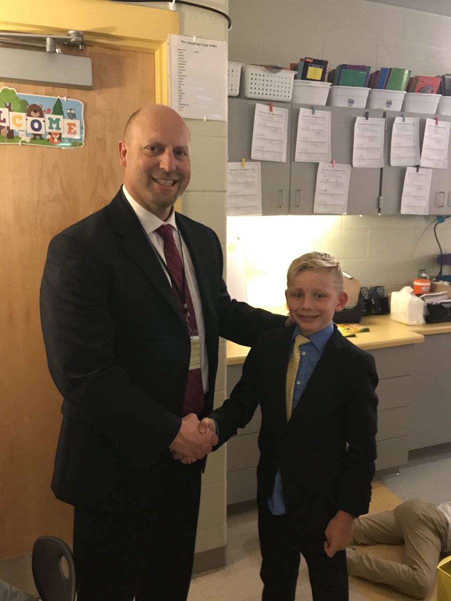 DrJSnodgrass's tweet photo. Dress for Success Day at FOSD today! #fortproud https://t.co/a8KIEbFprd