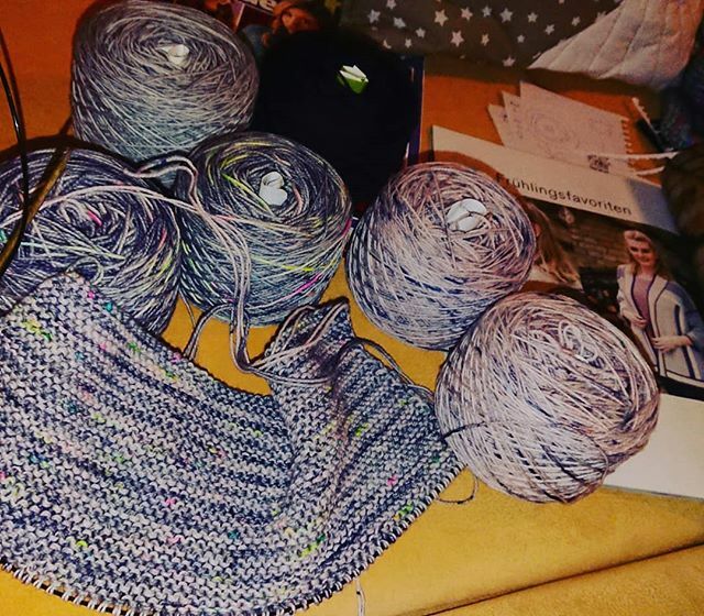 MissKnitness's tweet photo. Ok, manchmal müssen auch neue Ufos dazu kommen, oder? 😅
#ufomittwoch #stricken #knit #knitting #knitstagram #knittersofinstagram #strickenmachtglücklich #strickenisttoll #strickenmachtspass #strickenistyoga #strickenmachtsüchtig #handmade #madewithlo… https://t.co/bP3O9wmXFd https://t.co/TBAxeLkfdL