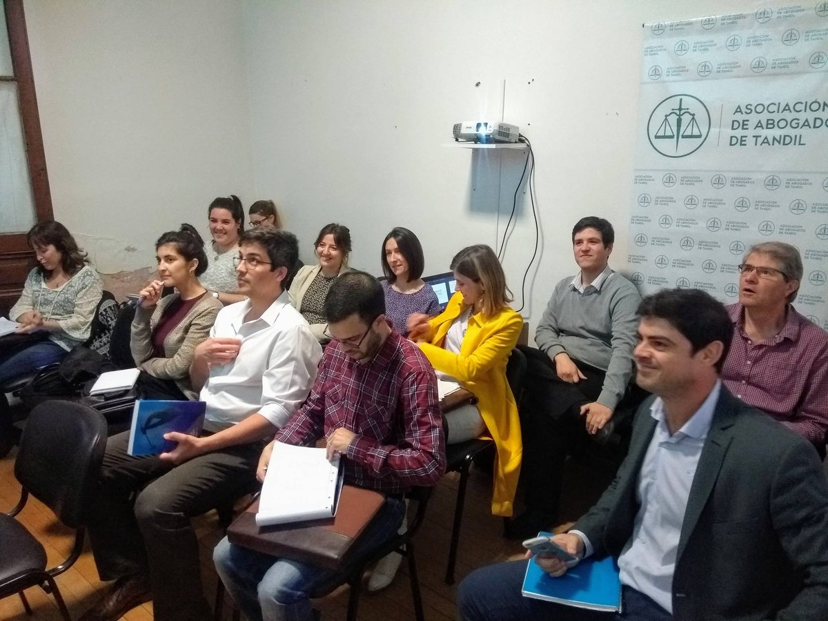 AAT_oficial's tweet photo. 📆⚖ En estos momentos se lleva adelante en nuestra sede de la AAT, el tercer módulo de taller "Práxis y Jurisprudencia Laboral", a cargo del Dr.  Osvaldo Sachet 
#AAT #laboral https://t.co/V8a7hmOu3I