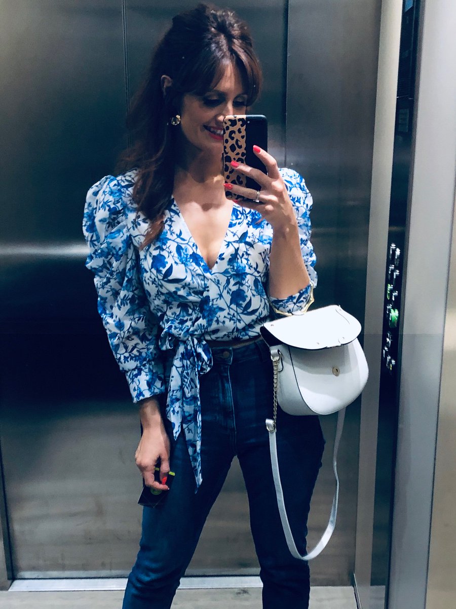 Kerry_On's tweet photo. @Lornaluxe #breakingfashion
❤️💙❤️ https://t.co/7h9lzpyfeE