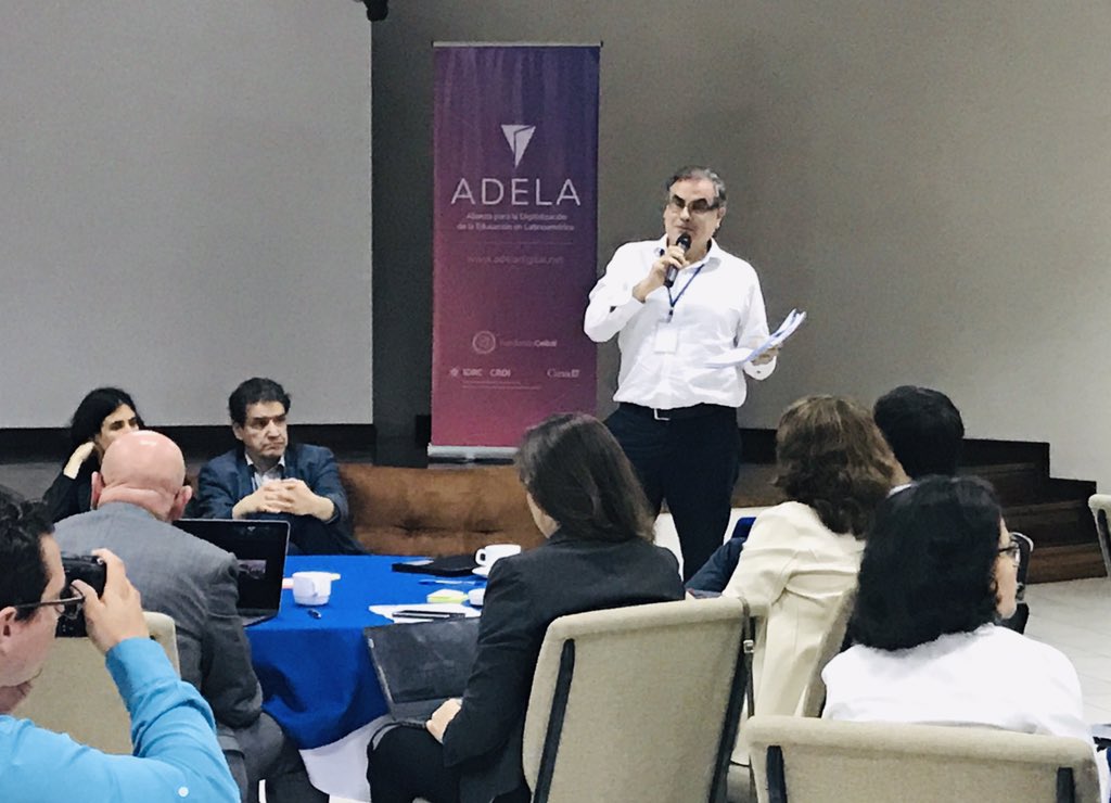 adela_digital's tweet photo. “ConectaIdeas: ¿Cómo replicar y escalar?” Santiago Cueto, investigador principal de @GRADEPeru, comparte su experiencia de esta iniciativa que cuenta, entre otros, con apoyo de @adela_digital. #RedAdela https://t.co/Gc8uJdPRpk