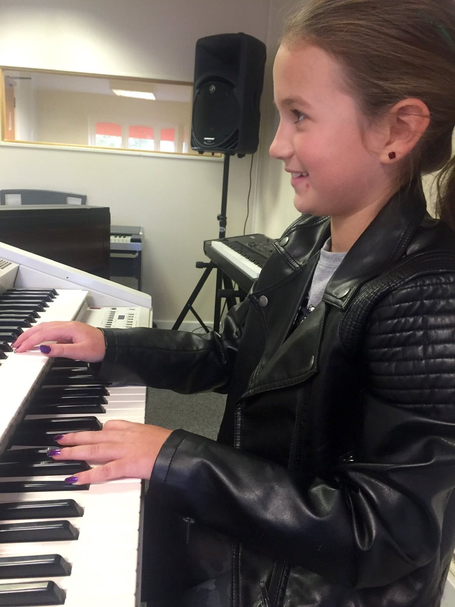 DMSMusicSchool's tweet image. #October is #PromotionMonth at DMS 🍸 #1stLessonFREE 4NewPupils🎵 #IntroduceAFriend +get a FREELesson if they #Enrol or #StartA2ndInstrument  +get a #FREETrial 💕 @BrumHour @SolihullBiz @TalentedLadies @Covhour @Dudleyhour1 @LeamingtonHour #MusicEducation #HighAchievement