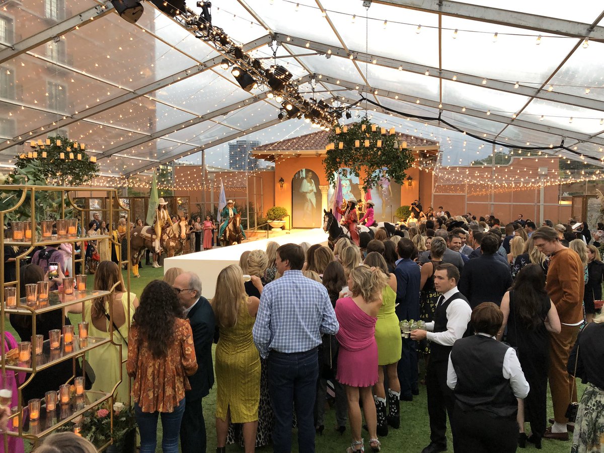 planetdallas's tweet image. Two unique tented shows on the same day! #mironcrosby #prabalgurung #concertforacure #headingtoncompanies

⚫️ 

⚫️ 

#planetproductionsdallas #lighting #audio #video #mansion #eyeballdallas #cleartent #busy #liveeventproduction