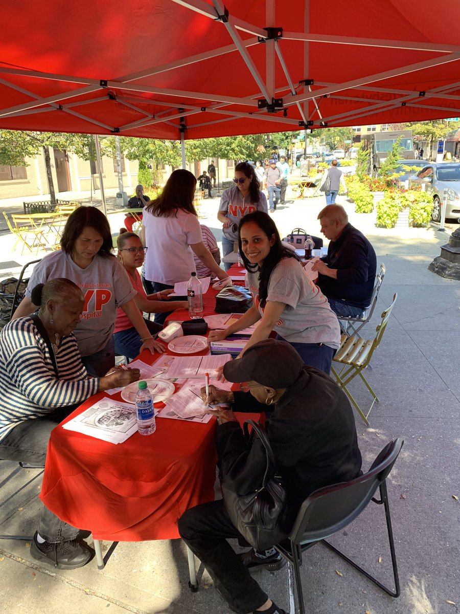 Beekurn's tweet photo. Community Outreach at its BEST! Allen Float RN Team giving back in collab w/ Brotherhood SisterSol. So proud of this team!
#NYPAltruism#NYPNursesCare
@HeadRNColumbia @MFinnFinn @AllinatTheAllen @DebraHowell18 @mcrsinanan https://t.co/mHJv9WT5y8