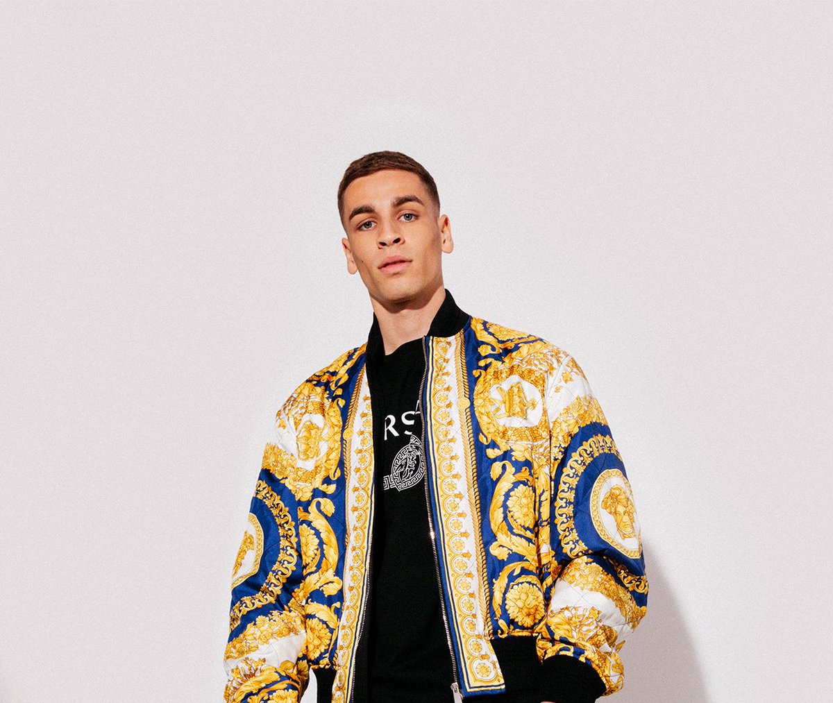 flannelsfashion's tweet photo. More-is-more for the new season as @Versace serve up bold prints for autumn: https://t.co/YqZsXVCgMF

#VERSACE #VERSACEPRINT #VERSACEJACKET #BOMBERJACKET #VERSACETRAINERS https://t.co/kfZVE7XB9o