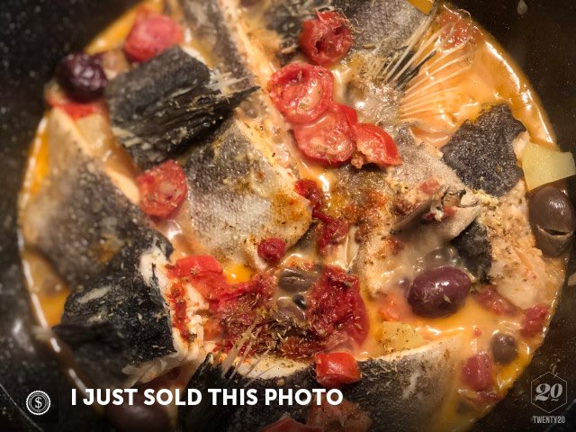 ciaobucarest's tweet image. Ho appena venduto questa foto su @twenty20app.
twenty20.com/photos/065bff6… #codefish #olives #tomatoes