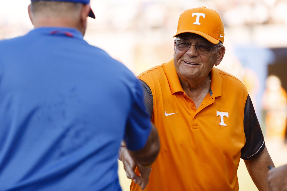 Vol_Softball's tweet photo. βWeβve beefed up our fall scheduleβ according to Co-Head Coach Ralph Weekly... check him out as he discusses the Lady Vols fall-ball slate on the Erik Ainge Show.
#FallVols ππ₯
π»: https://t.co/BsTnkx6MYV https://t.co/cumyvgV17N