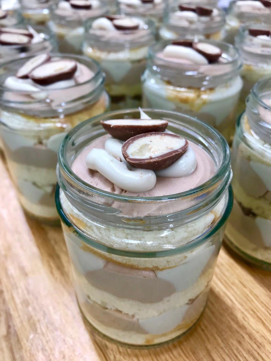 TillysCakery's tweet photo. 🤩 CAKE JARS 🤩

We Have 9 Tasty Flavours This Week:

⭐️ Nutella
⭐️ Kinder
⭐️ Snickers
⭐️ Cadbury Caramel
⭐️ Lotus Biscoff 
⭐️ Rasp White Choc
⭐️ Mint Aero
⭐️ Crunchie

£5 Each or 4 for £19

Collect Thurs- Sun
Ltd Delivery Available
*Minimum 2 Jars - L’pool Only https://t.co/clsoiNvFg7
