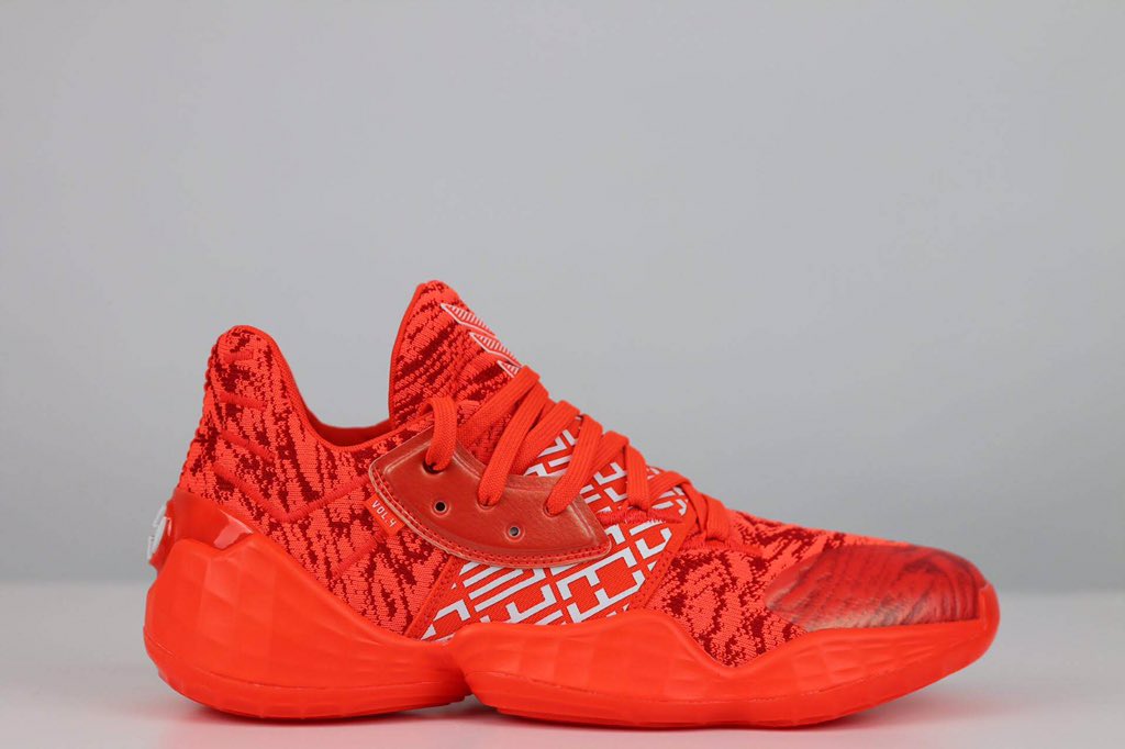 BakersSports's tweet photo. . @adidasHoops Hardenβs Volume 4s are π₯. Coach, whatβs your team wearing this season? π Order with the #TeamSportsExperts π
https://t.co/Vp3qDzvk0q https://t.co/iIYcrRwGWe