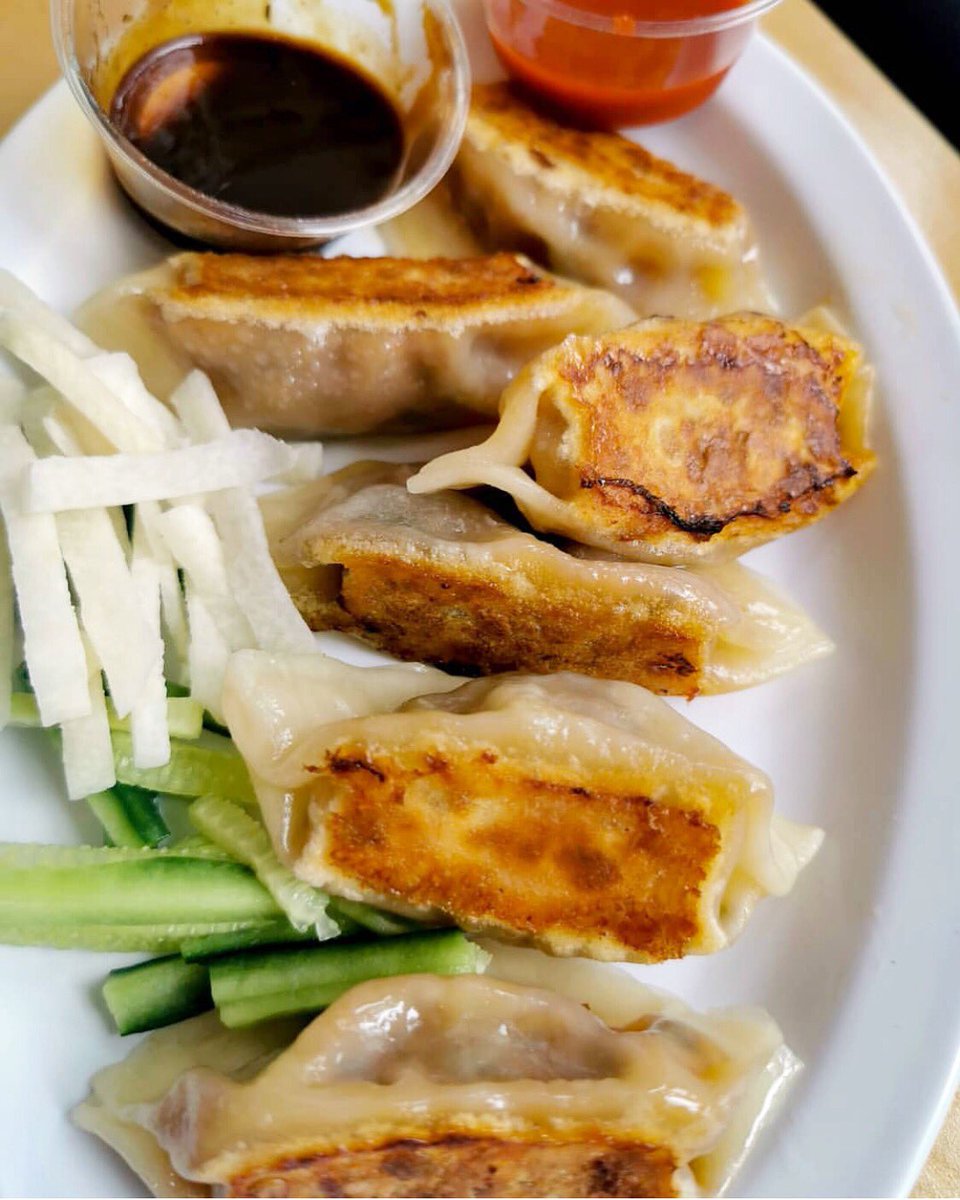 Happy hump day, dump day. Tag your dumpling. 📸: @feedingdeedee