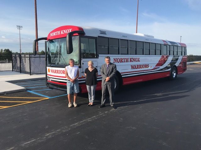 kerlin_bus's tweet photo. We delivered this beauty to North Knox today. Thank you for spec'ing a beautiful bus. #kerlinbus #thomasbus #carolinathomas https://t.co/ja5suW47zx