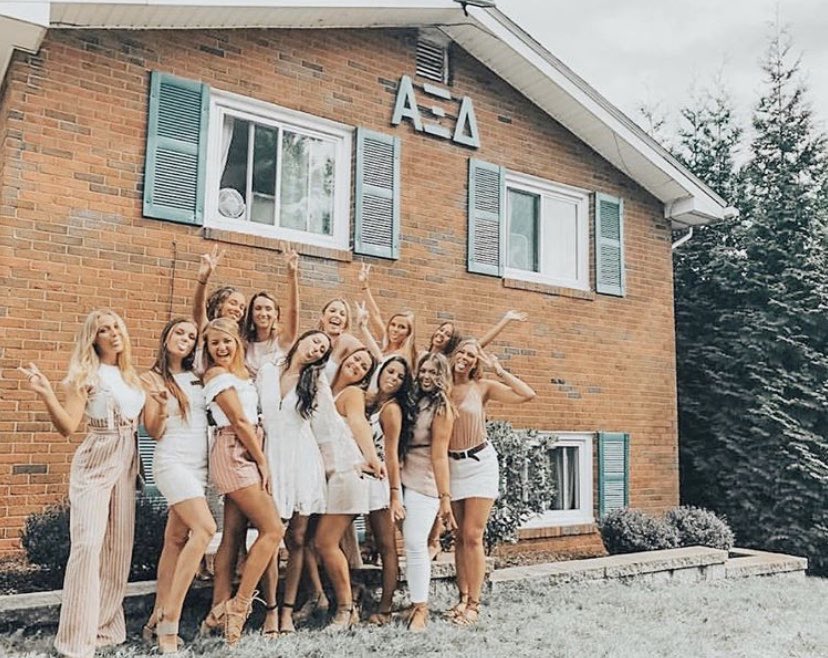 <a href="/AXiD_kentstate/">☆ Alpha Xi Delta ☆</a> here’s your tweet!
 go retweet!