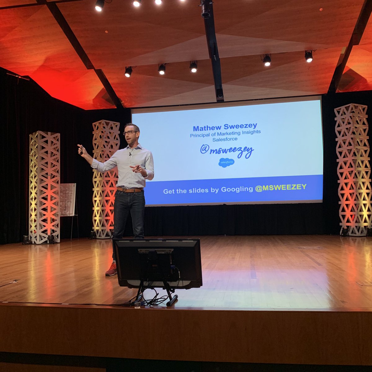 BrookeSellas's tweet photo. Really excited to end the day with Matthew from @salesforce on the future of marketing. #InsightLanc https://t.co/BnoEjFMaf7
