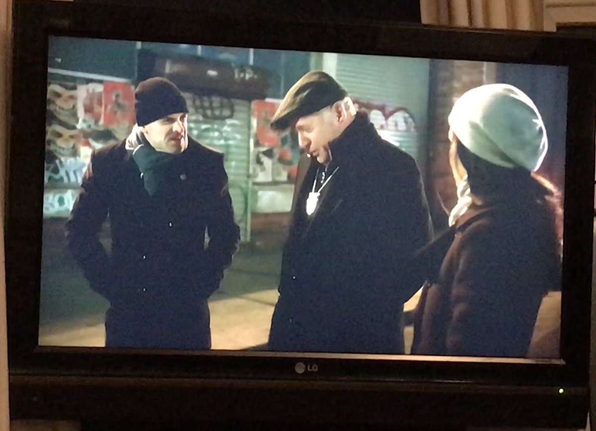 drclaireocall's tweet photo. Can someone explain Aidan Quinn’s hat in #Elementary to me please? I’m not sure this look is working, especially with the police badge/medallion accessory...🤷🏼‍♀️👀#CaptainGregson #sherlockholmes https://t.co/eOEADkcSKC