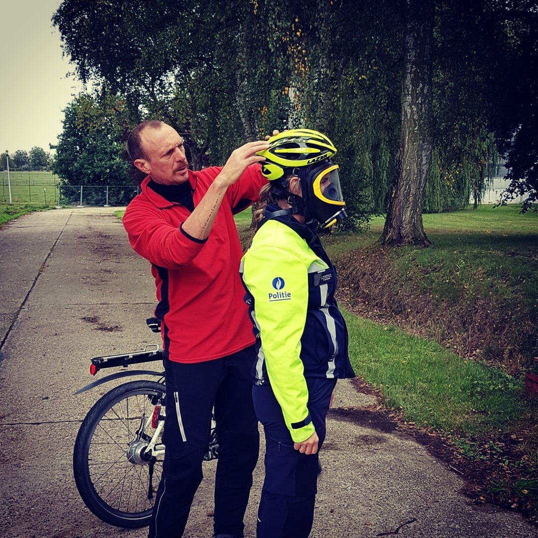 bikepatrolbe's tweet photo. Dat er vandaag weer goed getraind werd @CampusVesta tijdens de voortgezette opleiding #fietsteam #politie 👊🏻 #Oridafietsteam #PZAntwerpen #PZBalenDesselMol #PZkleinbrabant  #PZLeuven Morgen gaat opnieuw een #basisopleiding van start ... 5 dagen 🚴‍♂️ https://t.co/bIzpjZWbm0