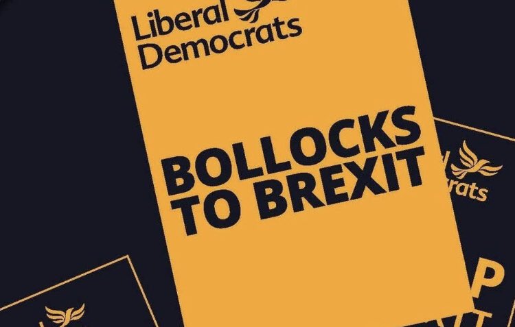 irf90's tweet photo. @joswinson @paulasherriff So ‘bollocks’ is fine, but ‘surrender’ and ‘humbug’ are inflammatory? You total, utter hypocrite 😞 https://t.co/gbonrw0Fv3