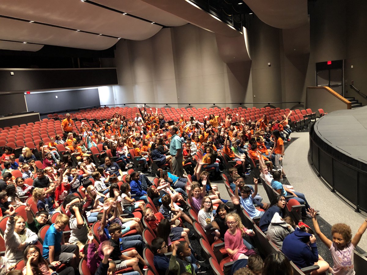 The 4th graders from <a href="/CockrellCubs/">Cockrell Elementary</a>, Carleston, Shadycrest <a href="/CJHarris_STARS/">CJ Harris Elementary</a>, Magnolia and Rustice Oak had the bestest day ever I tell you watching the <a href="/phs_theatre/">PHS.theatre</a> performance of June B. Jones is not a crook! #iampearlandisd <a href="/PearlandCOMM/">Pearland ISD Communications</a>