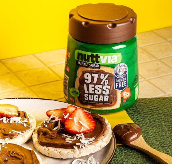 orangutanallnce's tweet image. Double tap if you have a sweet tooth ❤️😘 This incredibly tasty hazelnut spread from @nuttvia is made with 97% less sugar and NO Palm Oil! How good does our logo look on it!
​#SpreadGood for the Orangutans🐒 Find more products and yummy recipes here 👉  nuttvia.com