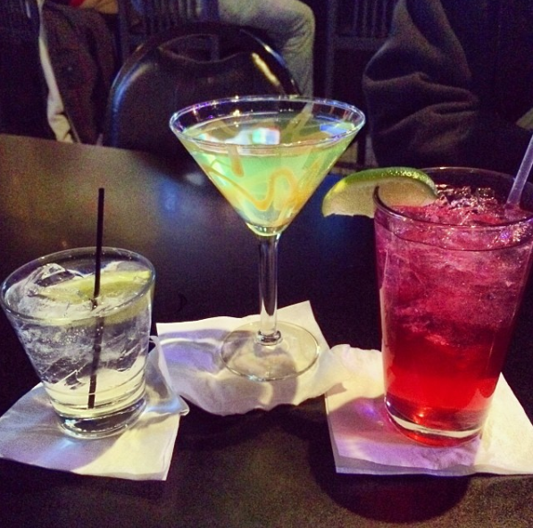 sportscorner124's tweet photo. Hakuna ma’ Vodka 
It means no memories for the rest of your night 🍸😂
.
Join us for Happy Hour 4-7pm Monday-Thursday!
.
.
.
#sportscornerat124 #macombil #keepitinmacomb #drinkstagram #instadrinks #happyhour
[📸: @lokoxmusica] https://t.co/OXIVGK41jp