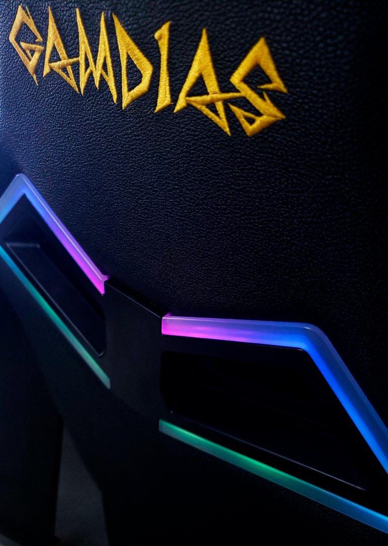 GamdiasBR's tweet photo. Ok, o trono de ferro te dá poder! Mas vocês já sentaram em alguma de nossas cadeiras RGB? Você vai se sentir mais do que apenas o Rei dos 7 reinos! 😎

Saiba mais sobre uma das cadeiras que desbancam o trono de ferro em: https://t.co/9LU5bJVptf 👈🏻

#ELITEGAMDIAS #GAMDIASNABGS https://t.co/UIGPZ4fdrl