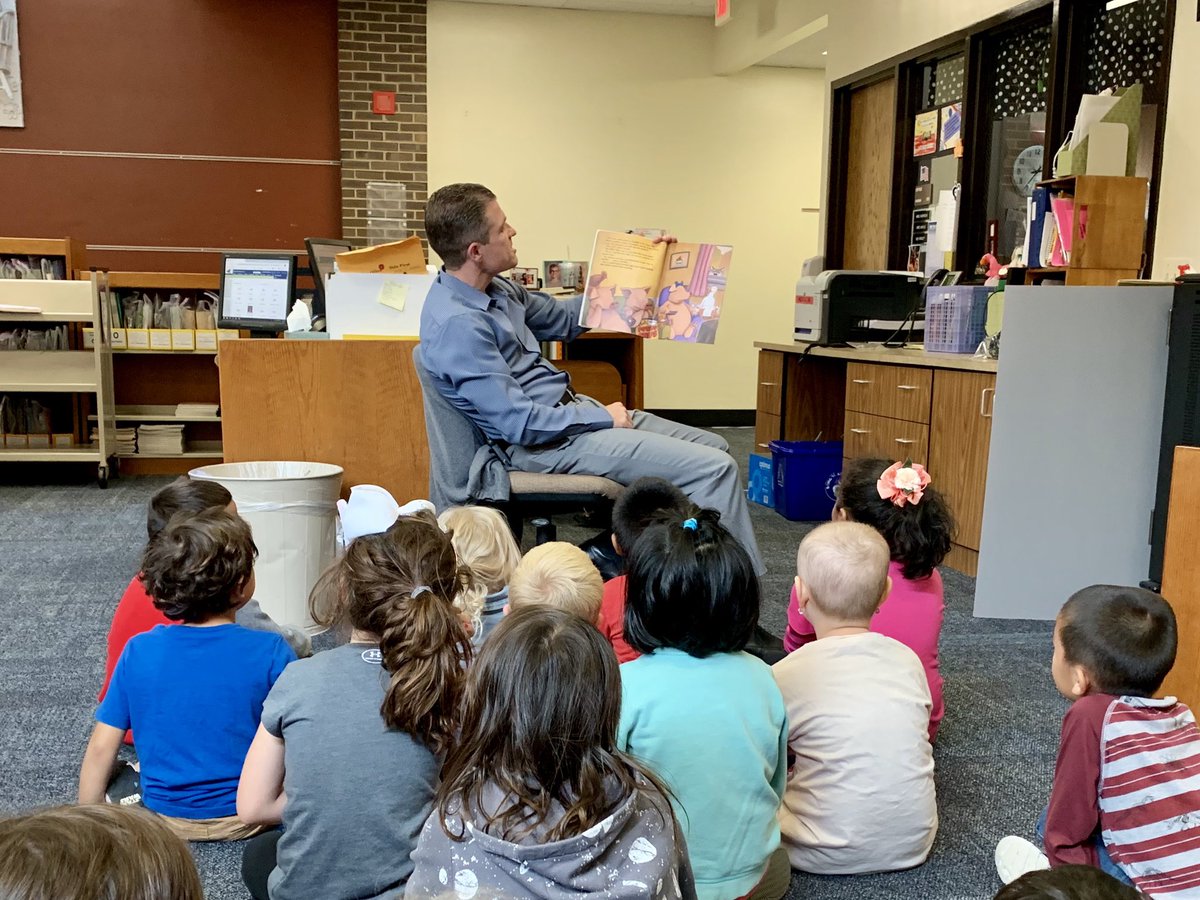 CampiHusnick's tweet photo. Mr. Haase, the principal just couldn’t pass up the opportunity to stop and read to our kinder friends in the library!
#BeStevenson #PeakMoment https://t.co/DJrGOYGLZb