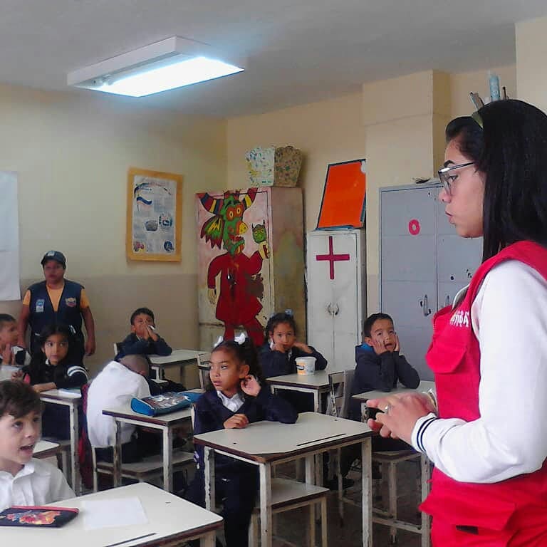 SenadesM's tweet photo. #Futurodepaz #Hectorodriguez  #Hoy 
Conversatorio sobre Valores y Bienvenida Regreso a Clases dirigido a los estudiantes Lugar UEE Tomás Rafael Jiménez, calle El Colegio,  Lagunetica. https://t.co/kbqSJdF5yk