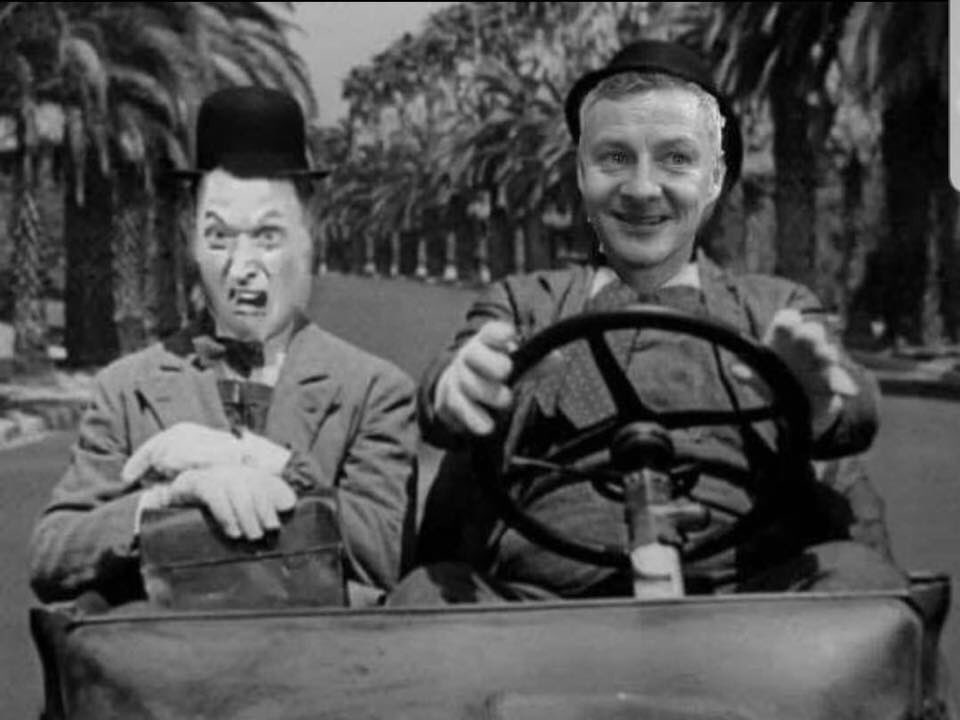 Goodfella10001's tweet photo. So glad United have won...keeps little Ole in the job just that bit longer...😂😂😂 #MANROC #olesatthewheel https://t.co/7ygoGGYTb0