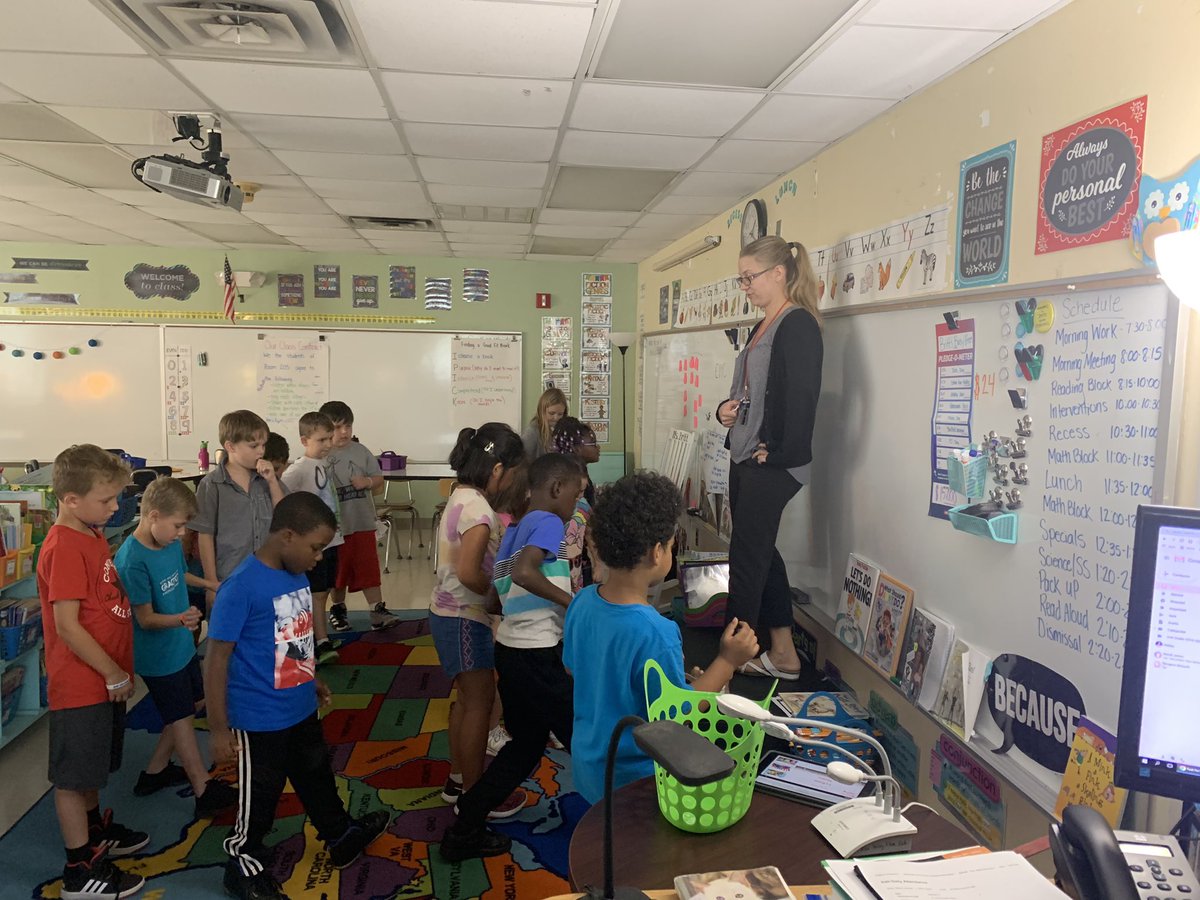 MsBrittsClass's tweet photo. Learning some new music and dance moves from @VictoriaEvertz today! #nhcschat #pvttchat https://t.co/adTcYygE9i