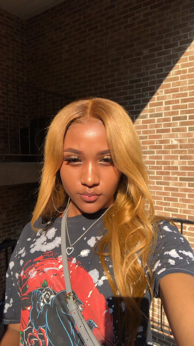 jalyn_mckoy's tweet photo. before i post a pic should i flex? yeah i should 🥵 https://t.co/csJcn9nE1t