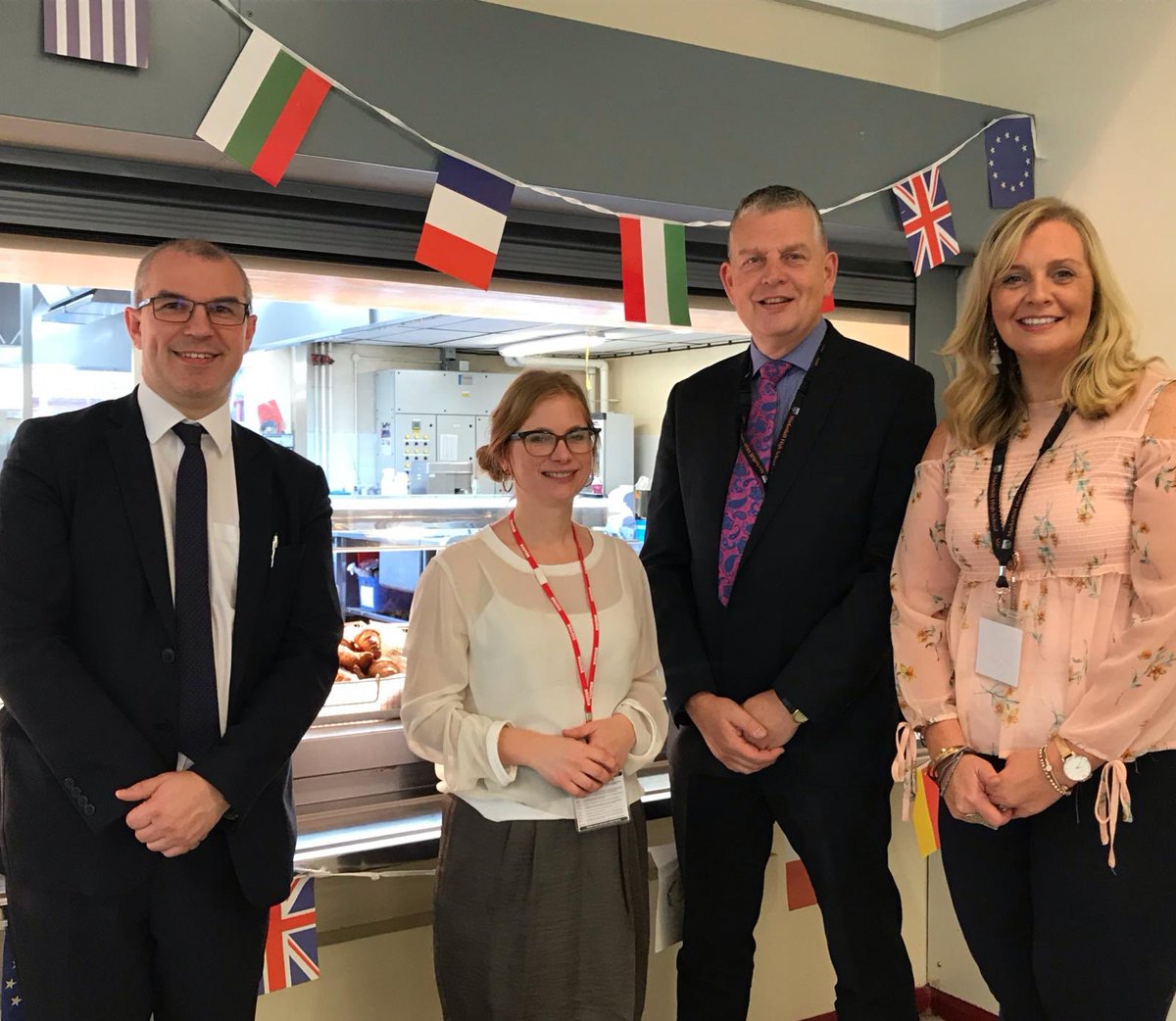 MarkethillMFL's tweet photo. We had such an enjoyable morning celebrating our love of languages here at Markethill High School! A huge thanks to @BCouncil_NI and Louise Greer for coming to share her experiences of language learning and for us to learn more about the British Council!! ❤️ 🇫🇷 🇪🇸 ❤️#coeedl https://t.co/gNjyTucHWd