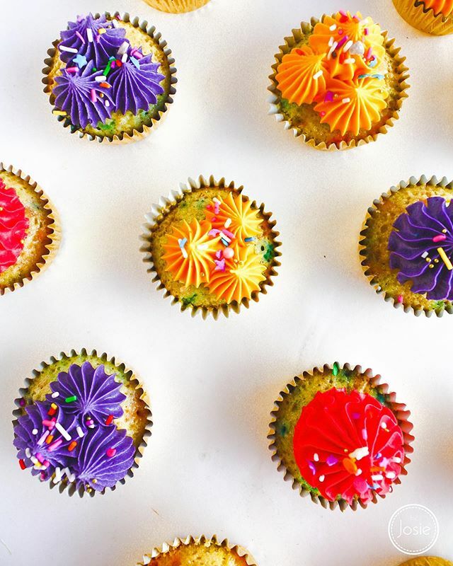 Funfetti cupcakes✨ 🌈 🧁 to brighten up your feed ift.tt/2lNKxrF