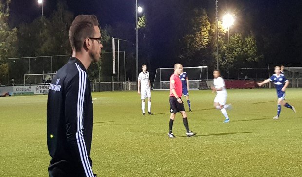 Bekeravontuur Duno eindigt in Oosterbeek OOSTERBEEK Het zou een geweldig affiche zijn: 'Duno neemt het in de bekercompetitie op tegen eredivisionist Willem II'. Maar om dat droomscenario te realiseren diende in de tweede... twib.in/l/nXK5a57krRa5